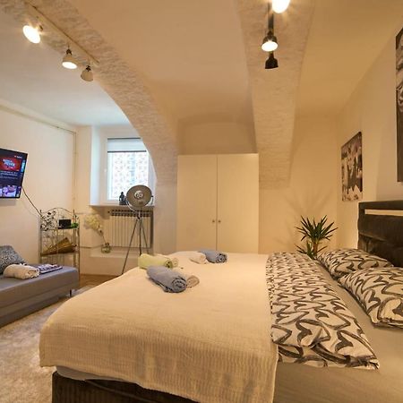 Downtown Secret Apartment Zagreb Exterior photo