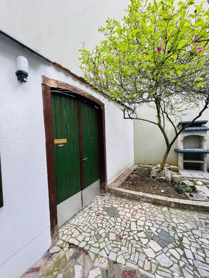 Downtown Secret Apartment Zagreb Exterior photo